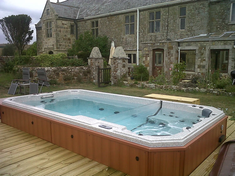 swim-spa-deck-installation-on beautiful-property