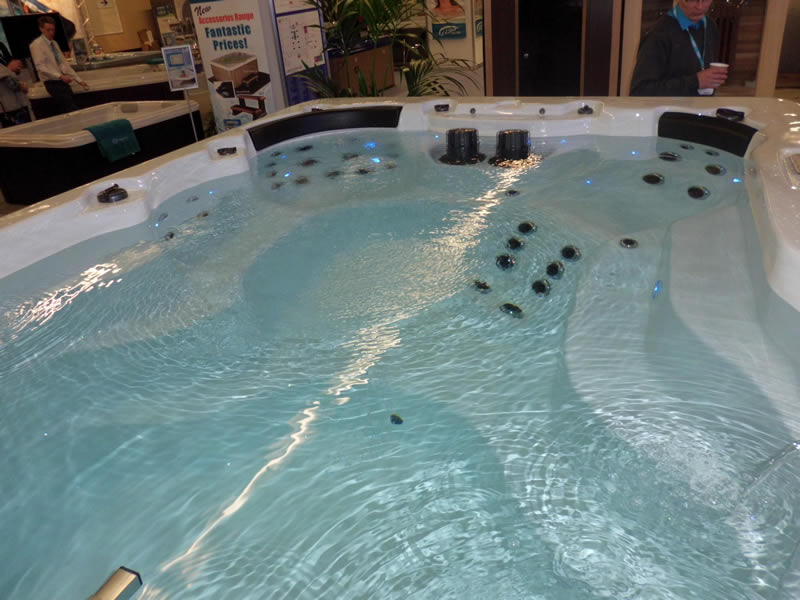 swim-spa-in-showroom-with-spa-lights